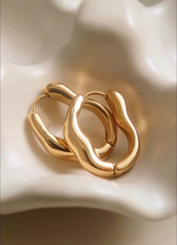 Darcy Oval Hoop Earrings