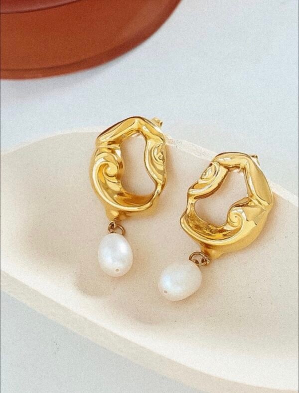 img_1810.jpg Nerissa Abstract Pearl Earrings