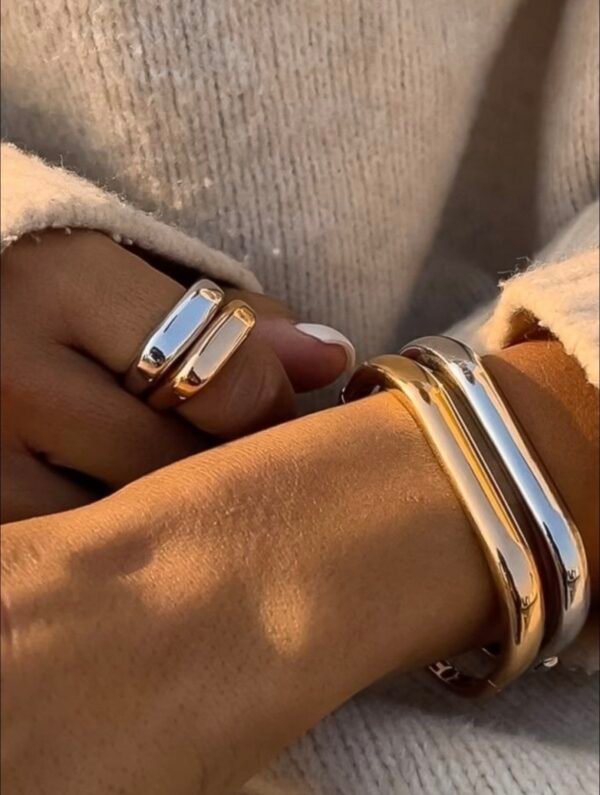 img_1816.jpg Renzi Classic Bangle