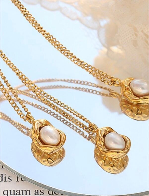 Zakai Natural Pearl Round Necklace