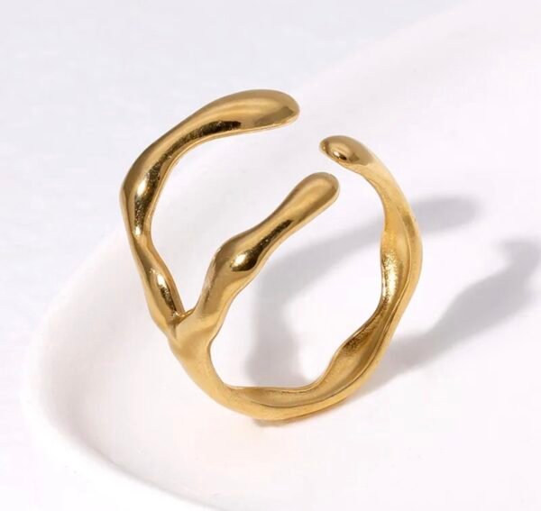Screenshot Rooted in Love Ring